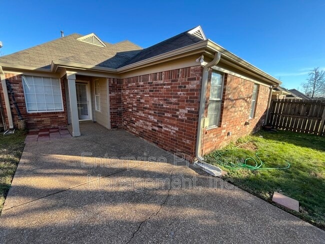 Building Photo - 1421 Radley Cove