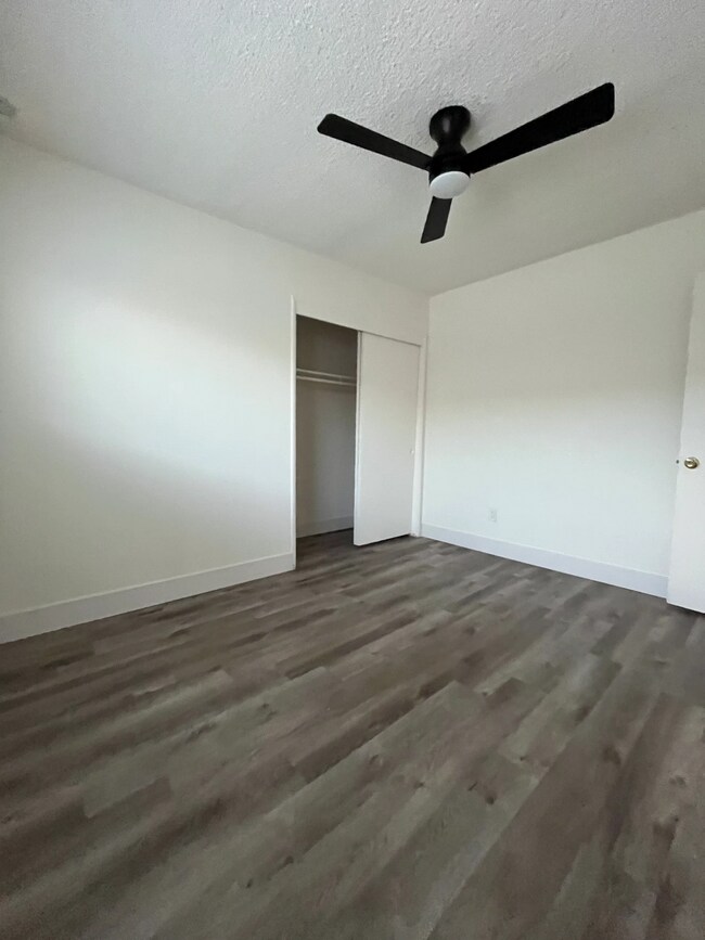 Building Photo - 2516 Vanderbilt Ln