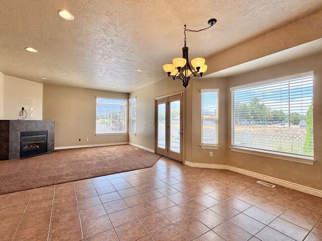 Building Photo - Beauty & Space on Premium Corner Lot!