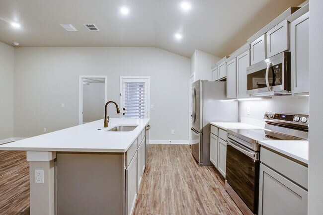 Building Photo - 13702 Avenue R
