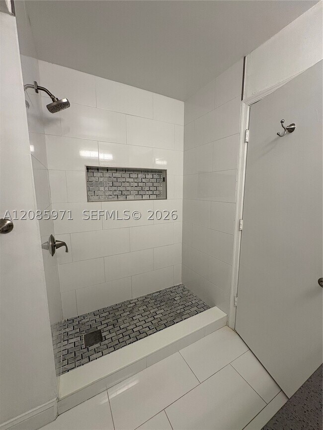 Building Photo - 2208 Ensenada Terrace