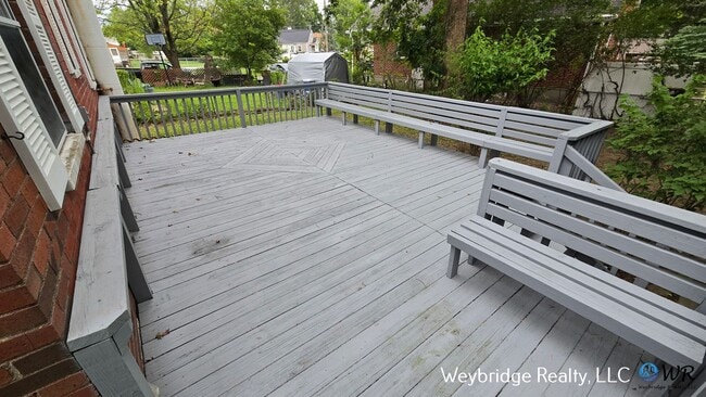 Building Photo - Updated 3 Bedroom 2 Full Bath House in the...