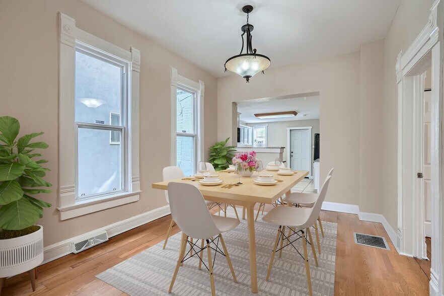 Building Photo - Beautiful Lincoln Park home by Art District on Santa Fe