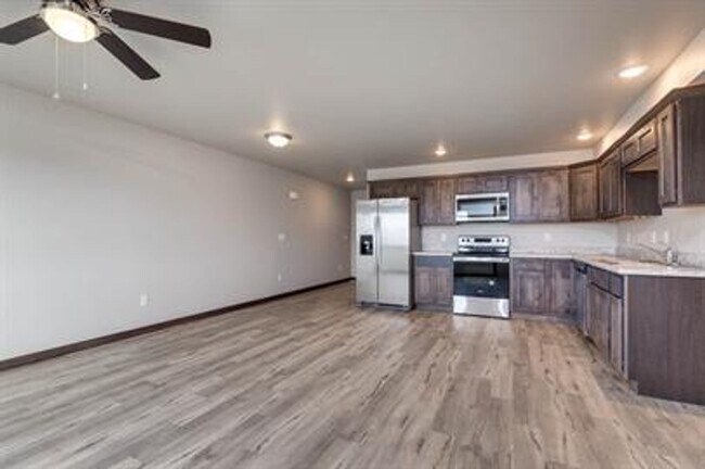 Building Photo - 1307 Westwood Cir