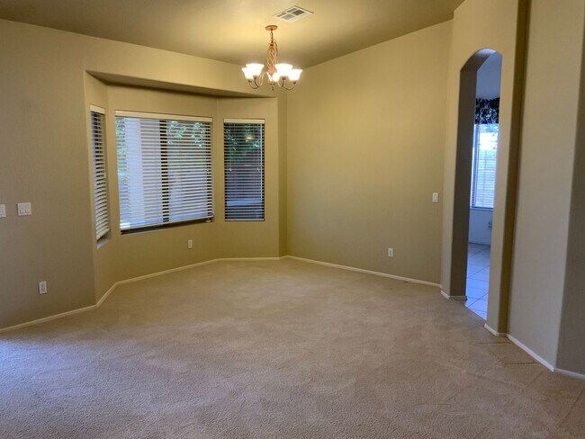 Building Photo - Great home on quiet cut-de-sac