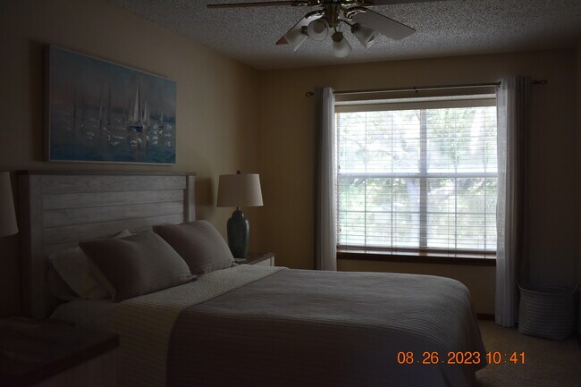 Upstairs Bedroom (Queen) - 3126 Station Ct