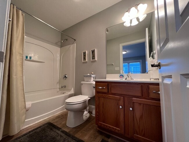 Building Photo - Stylish Downtown Traverse City Condo – Ful...