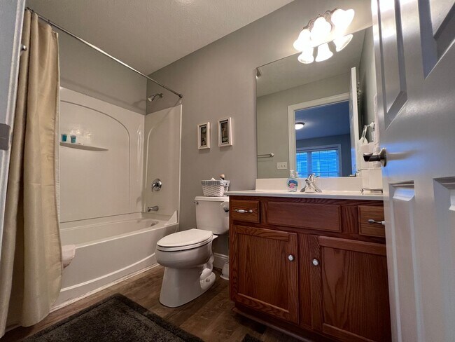 Building Photo - Stylish Downtown Traverse City Condo – Fully Furnished Winter Rental!