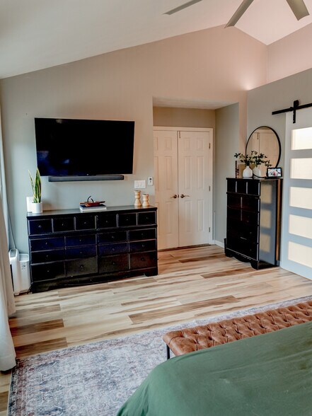 Building Photo - 2264 Ferndown Dr