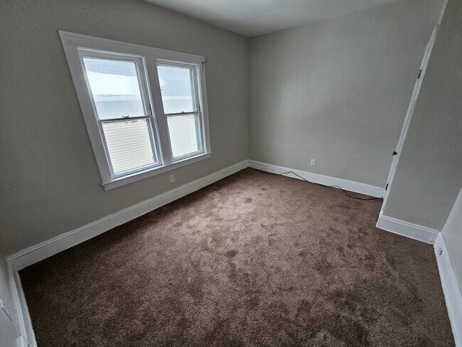 Building Photo - 3378 E 134th St