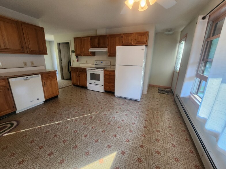 Building Photo - 91 Forest Dr