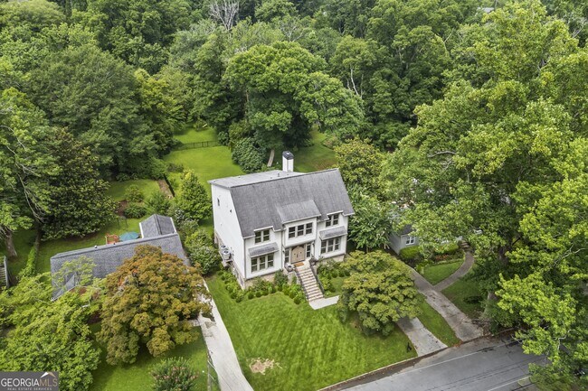 Building Photo - 1742 Helen Dr NE