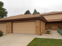 Building Photo - Charming 2 Bed/2 Bath Condo Near the Sculpture Park