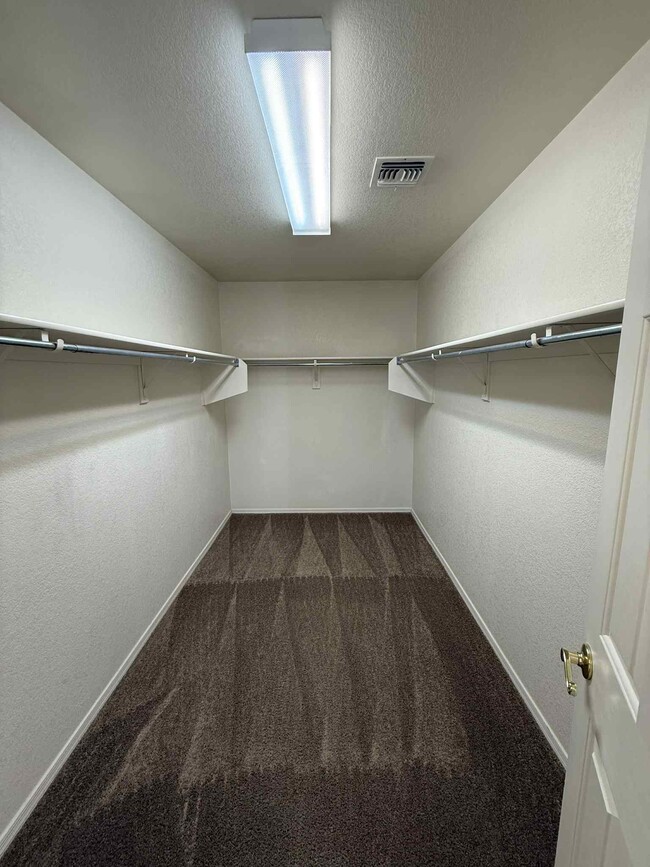 Building Photo - 13735 E Shadow Pines Ln