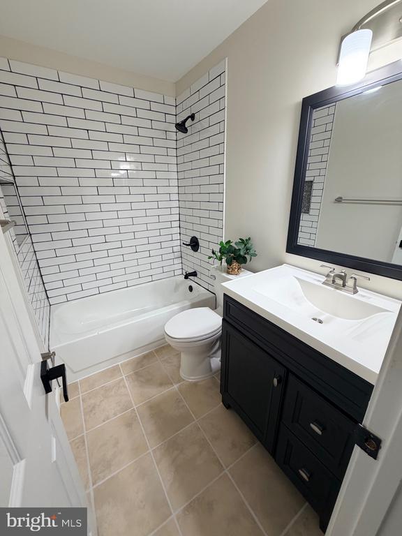 Building Photo - 46754 Woodmint Terrace