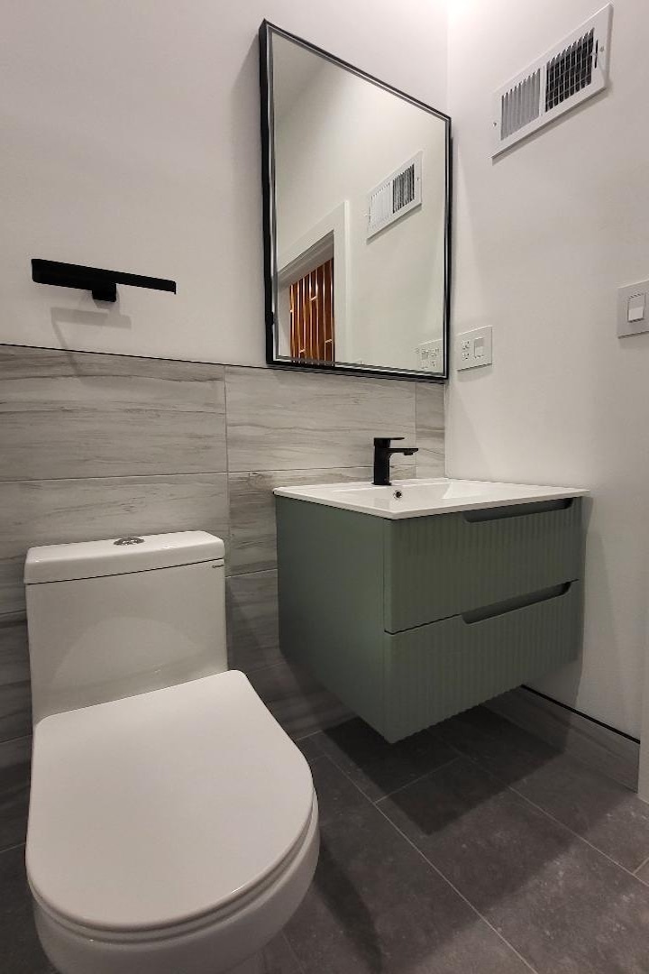 Building Photo - 1237 S 27th St