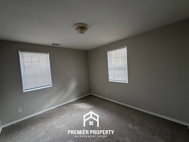 Building Photo - Cozy 3BR Memphis Home with Fenced Yard, Bright Living Space & Convenient Layout