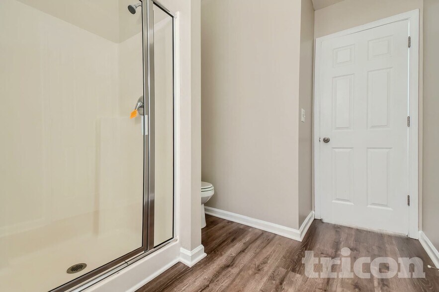 Building Photo - 30 Silver Willow Walk