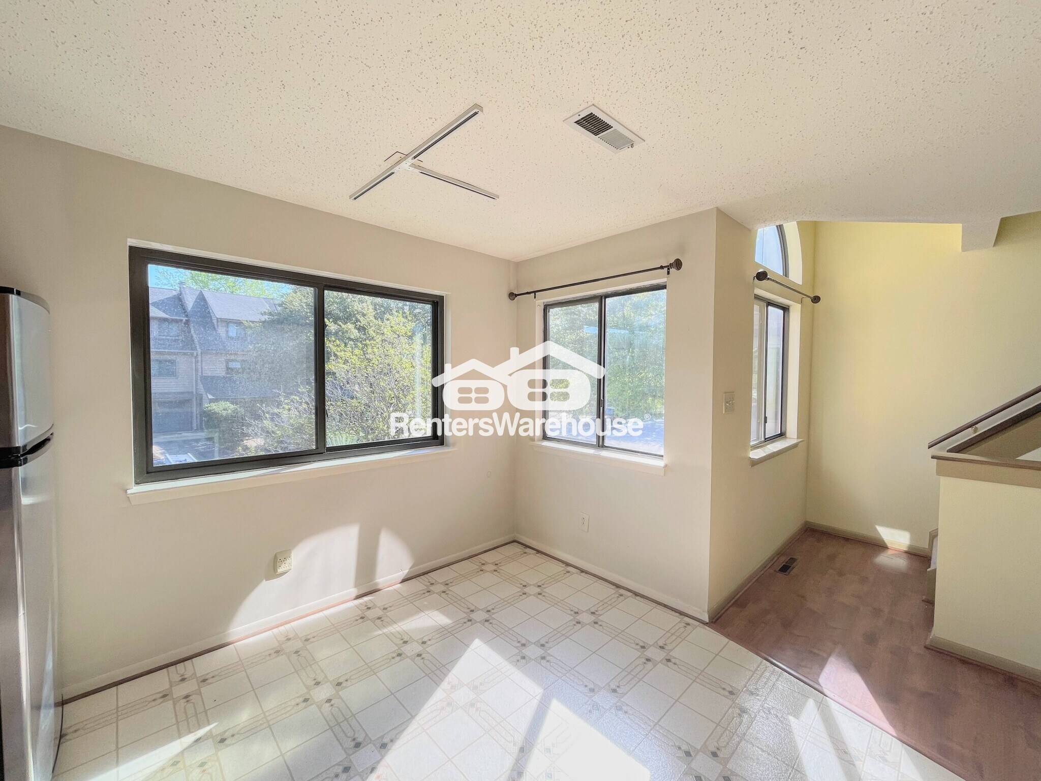 Building Photo - 3961 Aeries Way