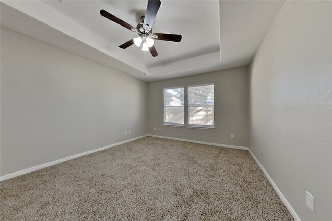 Building Photo - 21535 Sullivan Forest Dr