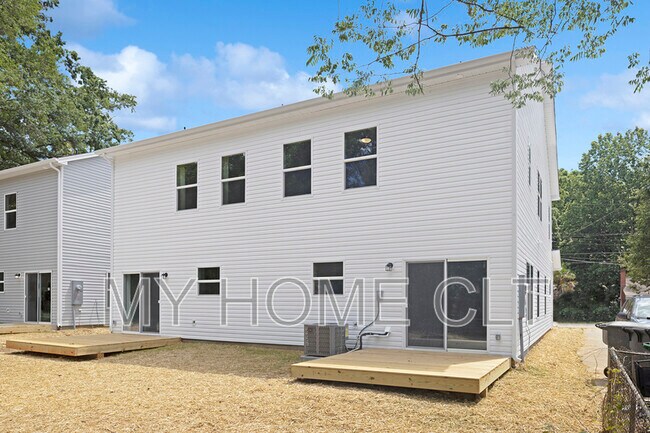 Building Photo - 2309 Ellen Ave