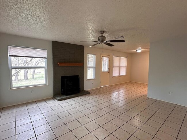 Building Photo - 8604 Piney Creek Bend