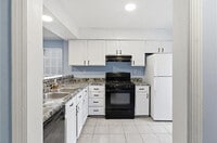 Building Photo - Room in Townhome on Glynn Oaks Dr