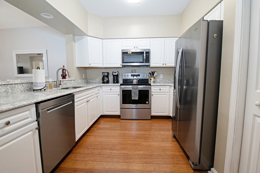 Building Photo - 235 Atlantis Cir