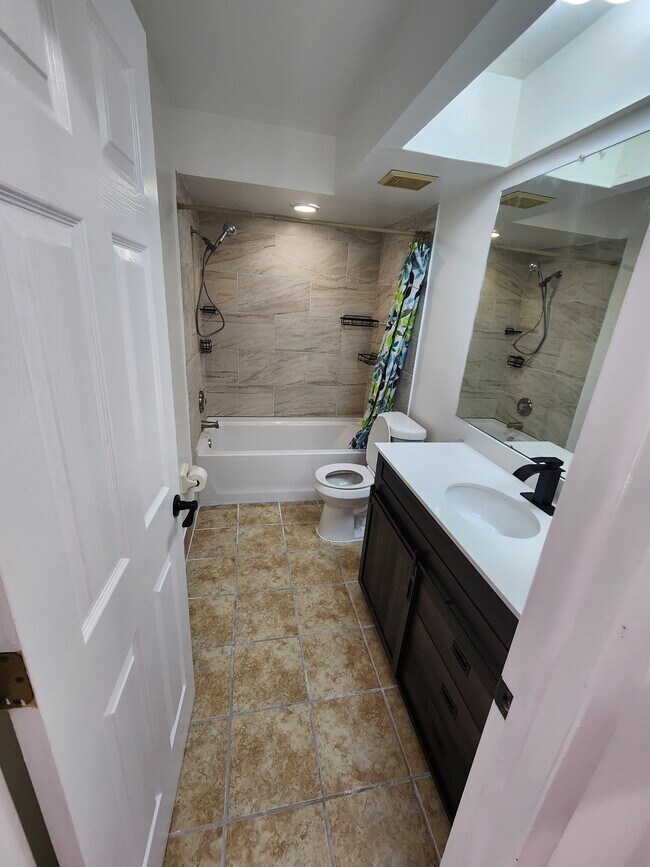 Building Photo - 2750 S Pines Dr
