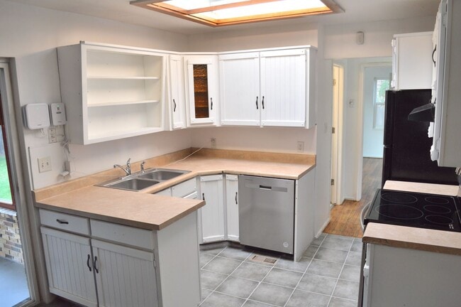 Building Photo - Beautiful Home in Historic Salt Lake District!