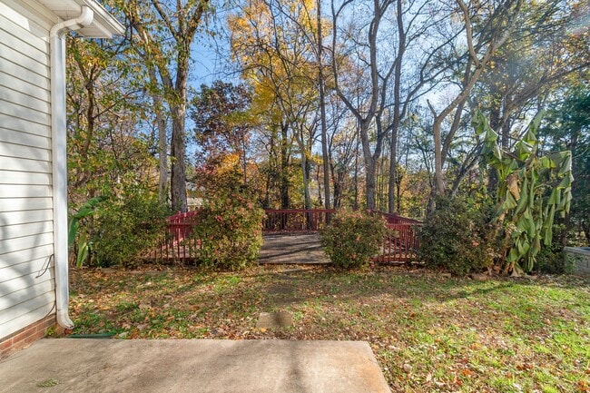 Building Photo - Charming 3 bed 2.5 bath Home in Huntersville!