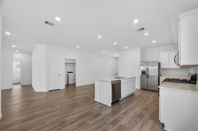 Building Photo - 3013 Myrtle Bch Ln