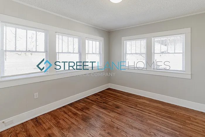 Building Photo - 1612 Fulton Ave SW