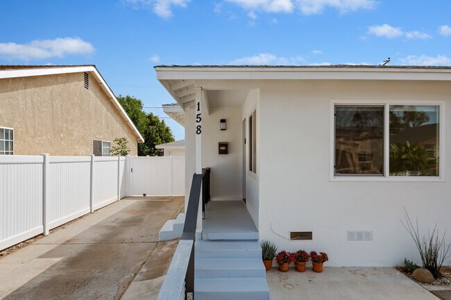 Building Photo - 158 Forbes Ln