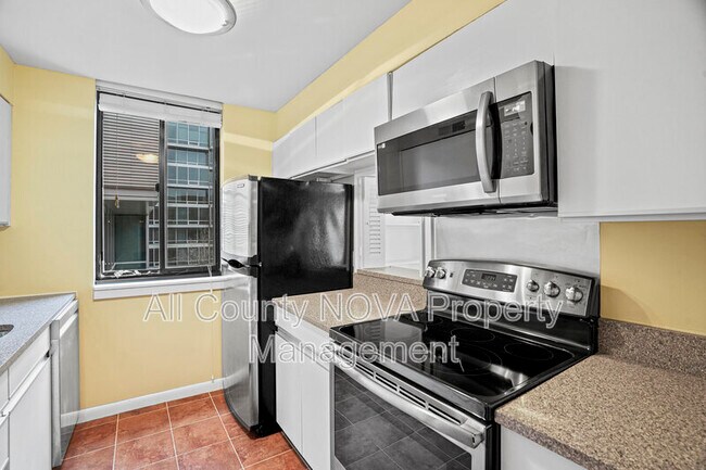 Building Photo - 1140 23rd St NW