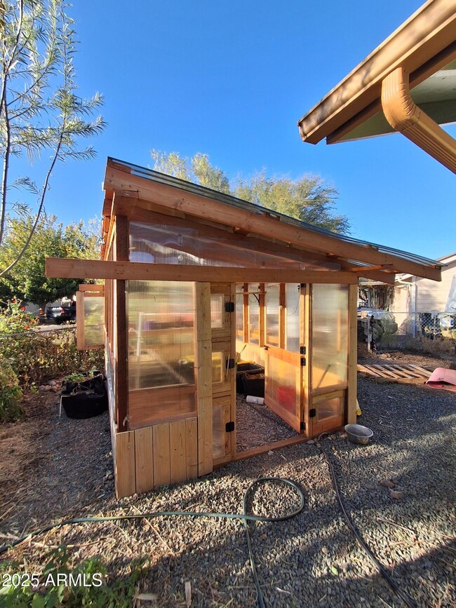 Building Photo - 4020 E Creek View Dr