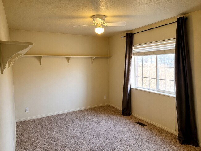 Building Photo - 4-Bed, 3-Bath Lehi Home with Large Backyard and 2-Car Garage