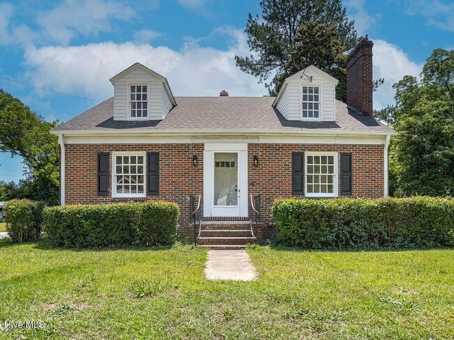 Primary Photo - 631 Park Ave