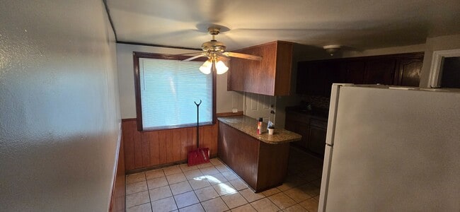 Building Photo - Charming 3-Bedroom Home with Basement in J...