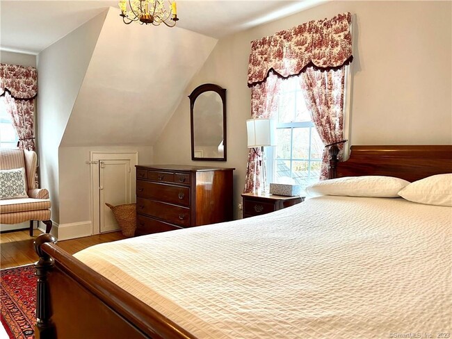 Building Photo - 43 Neck Rd