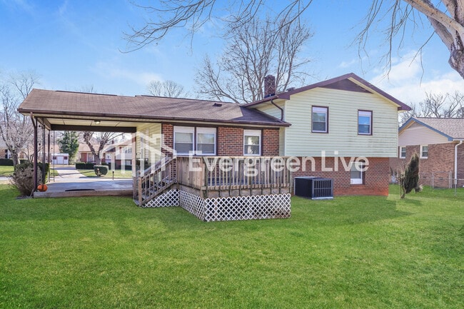 Building Photo - 1711 Oberlin Dr