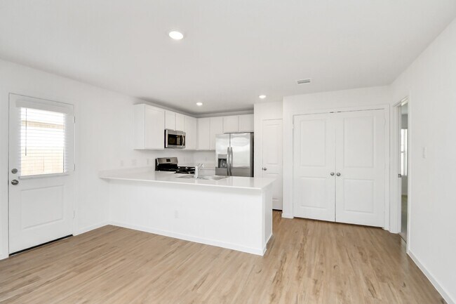 Building Photo - 1615 Windrose Bnd