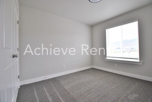 Building Photo - New Built Nibley Townhome | Neighborhood Park & Close to Schools and Town!