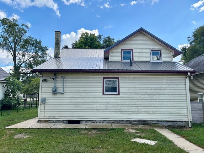 Building Photo - Check Out This 4-Bed/1-Bath House in Bluff...