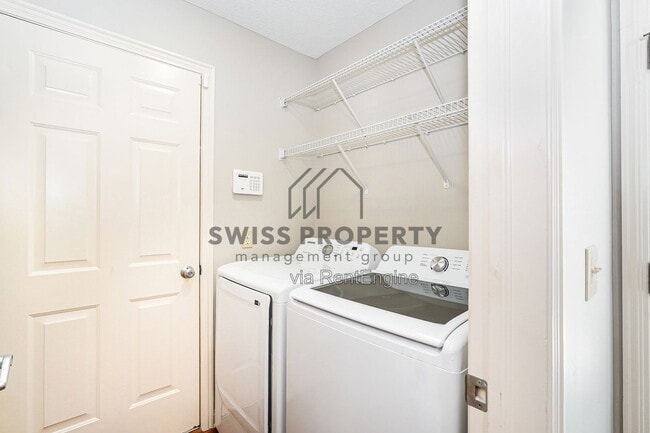 Building Photo - 7199 Normanton Dr