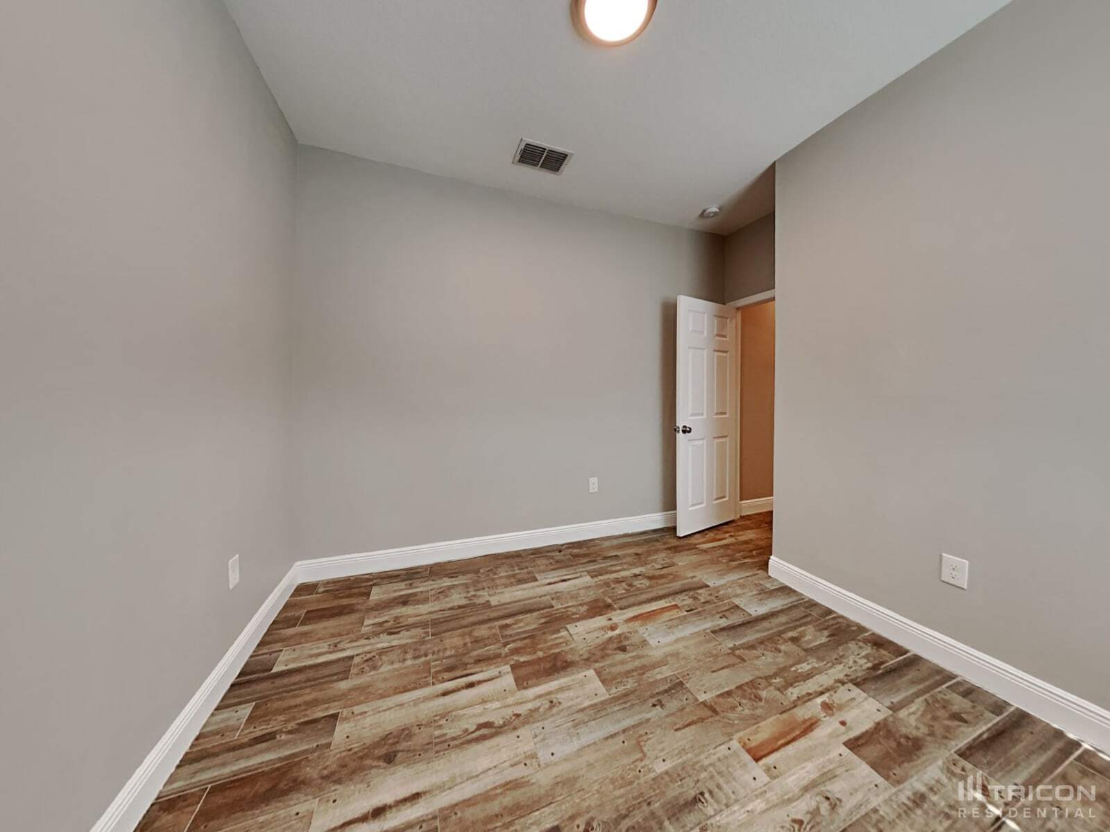 Building Photo - 3321 Buttonwood Ave
