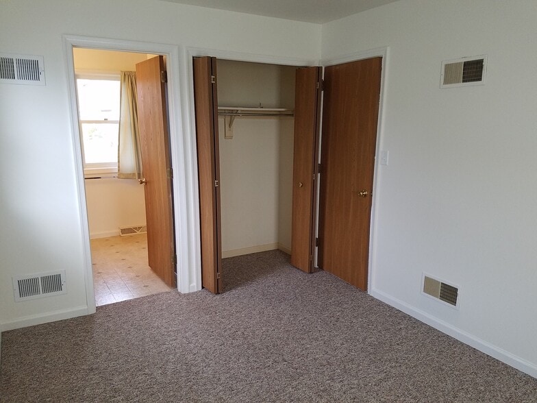 Building Photo - 163 Tom Ave