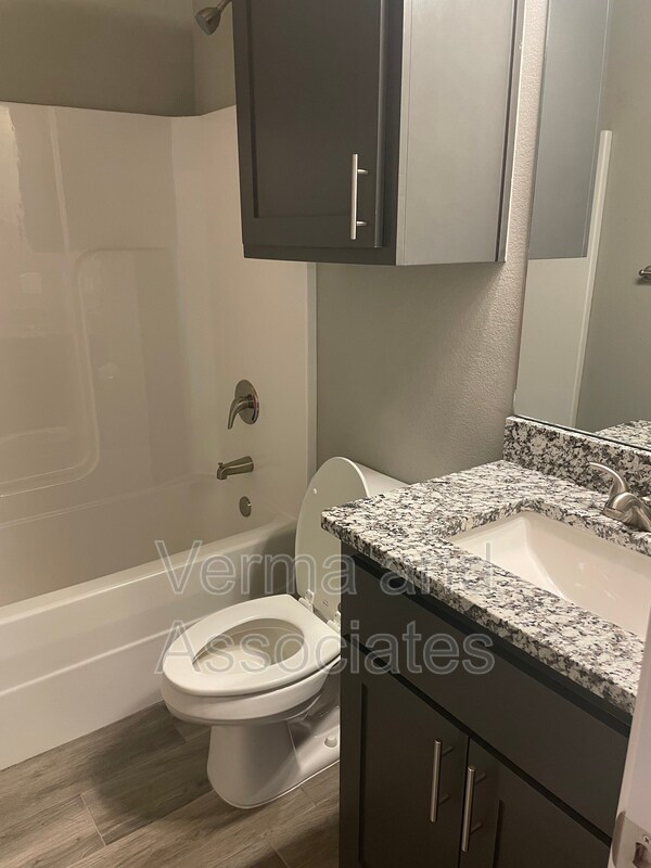 Building Photo - 1800 Sunrise Cir