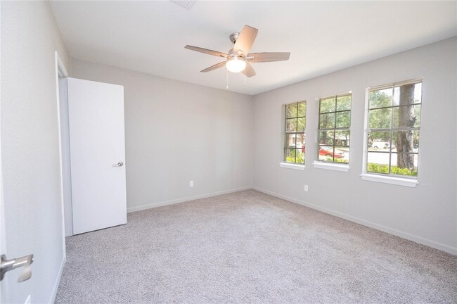 Building Photo - 201 S Ridgeway Dr