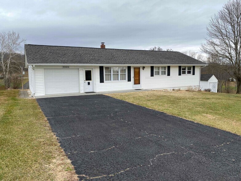 Building Photo - 5946 Centennial Rd